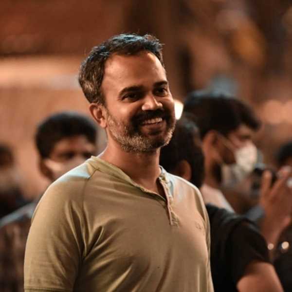 केजीएफ को सिर्फ 2 भागों में बताया जाना था : प्रशांत नील